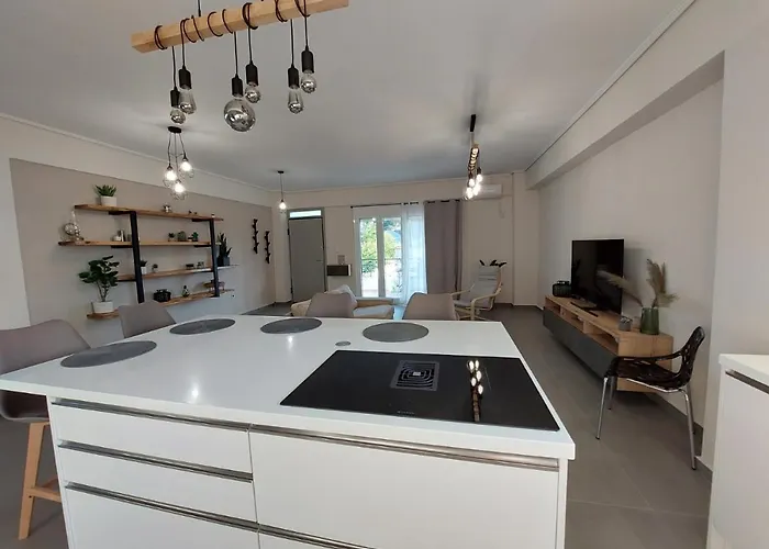 New Minimal Apartment,10\' From Athens Airport