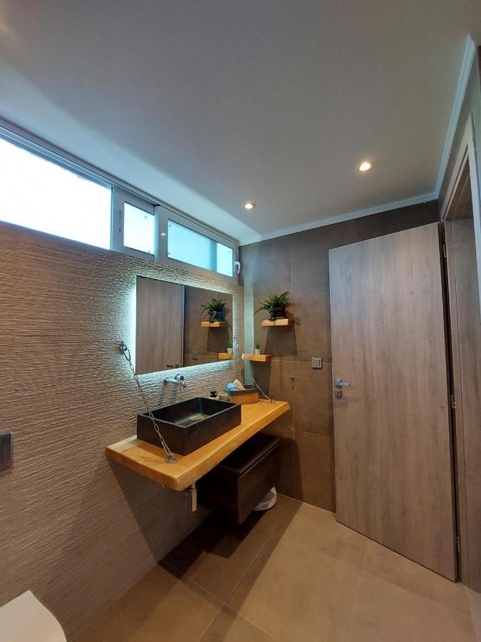 New Minimal Apartment,10' From Athens Airport