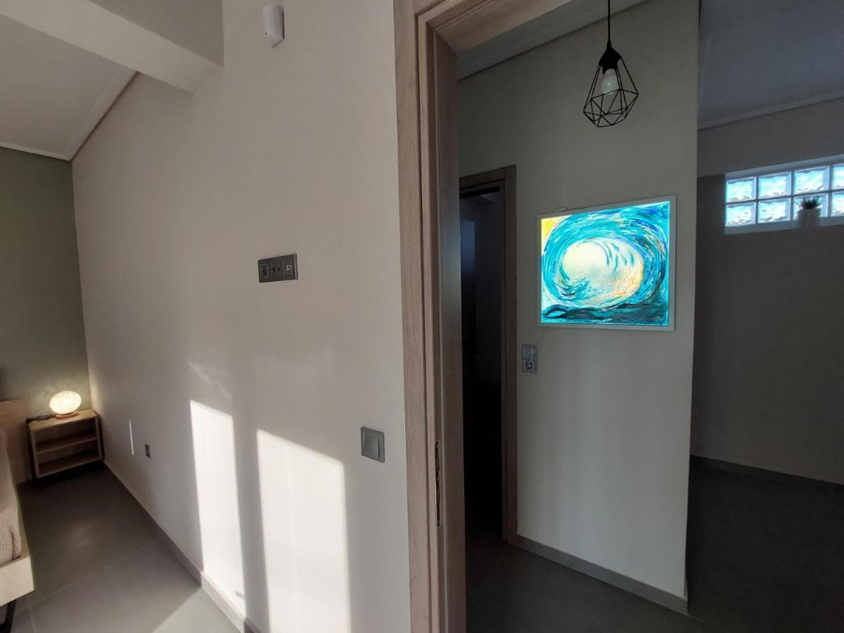 New Minimal Apartment,10' From Athens Airport Spata (East Attica)